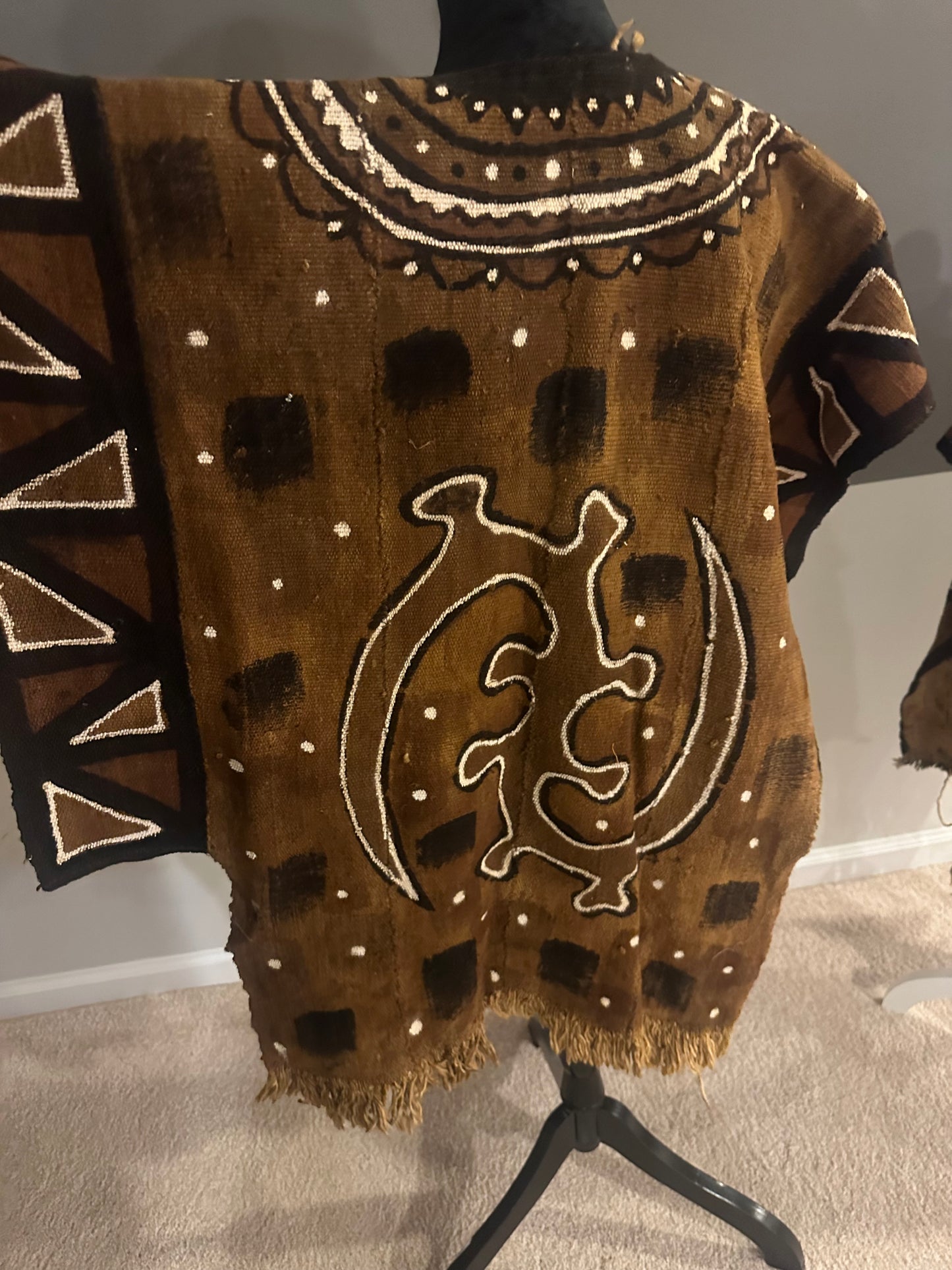 Mud Cloth poncho, Gye Nyame back