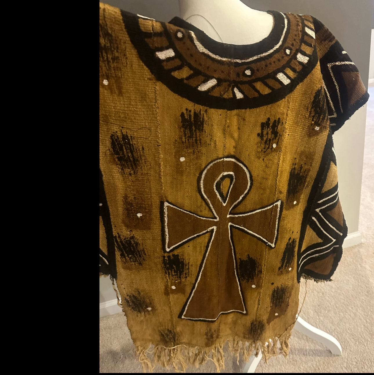 Mud Cloth poncho, Ankh back